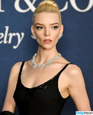 Anya Taylor-Joy / Anya Taylor Joy / anyataylorjoy nude photo #3402