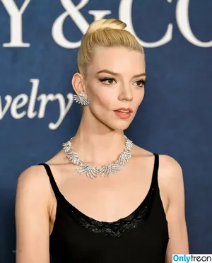 Anya Taylor-Joy / Anya Taylor Joy / anyataylorjoy nude photo #3403