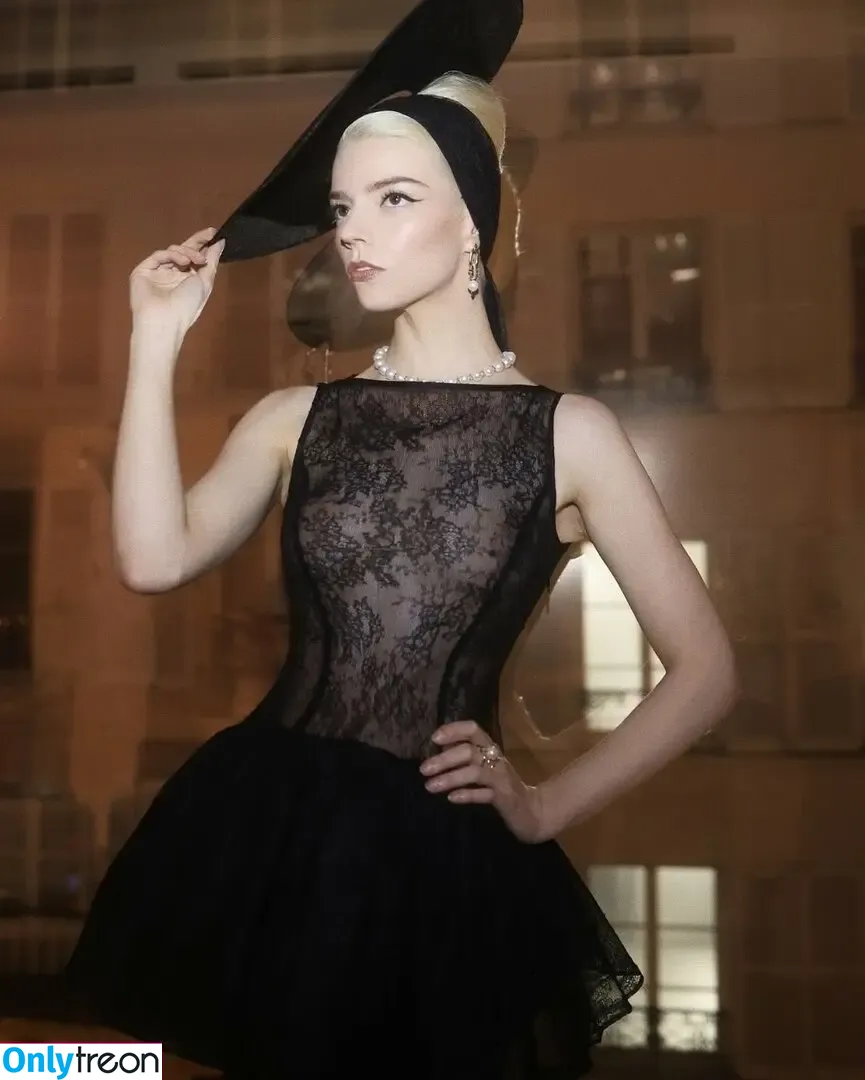 Anya Taylor-Joy голая photo #3143 (Anya Taylor Joy / anyataylorjoy)