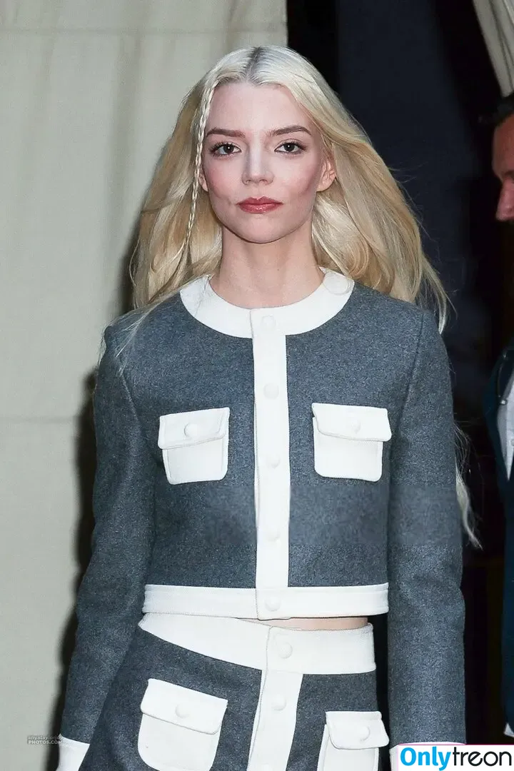 Anya Taylor-Joy голая photo #3163 (Anya Taylor Joy / anyataylorjoy)