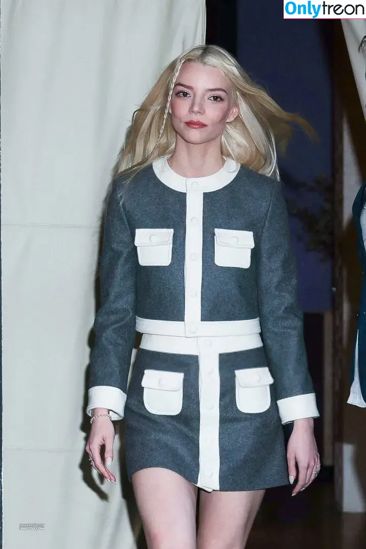 Anya Taylor-Joy голая photo #3165 (Anya Taylor Joy / anyataylorjoy)