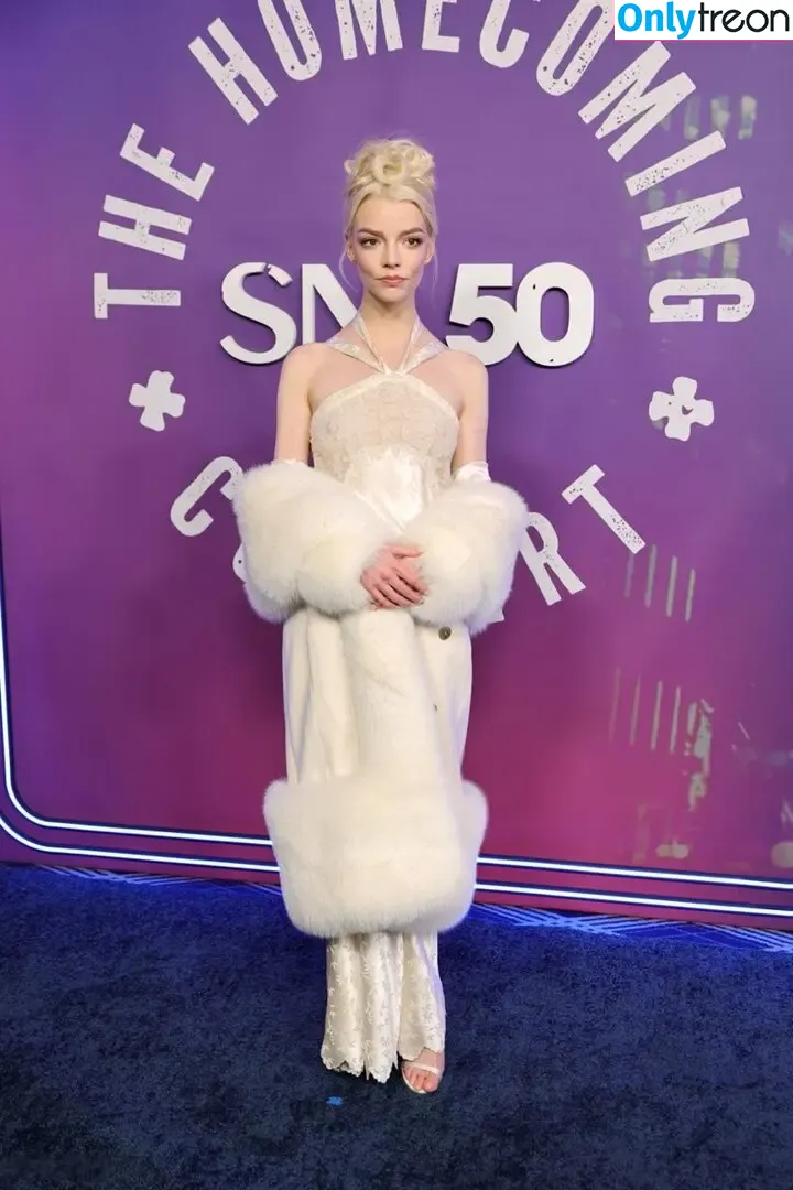 Anya Taylor-Joy nude photo #3203 (Anya Taylor Joy / anyataylorjoy)