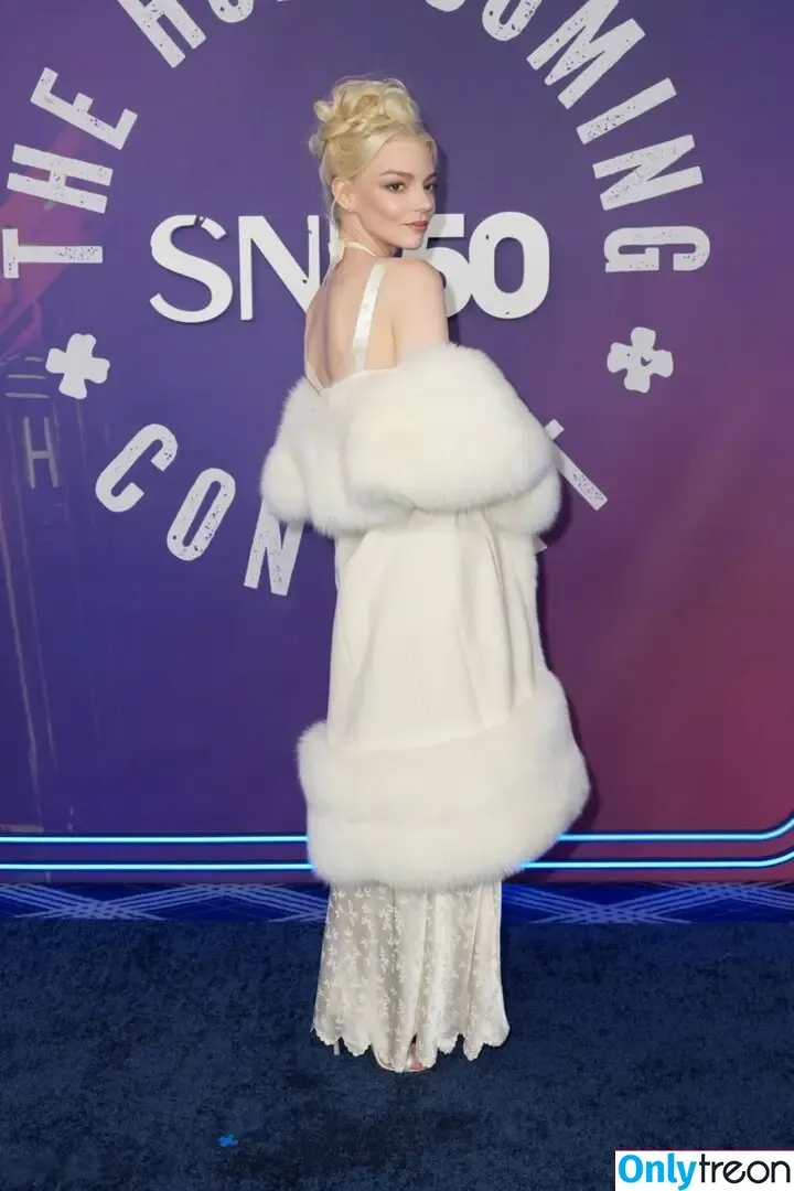 Anya Taylor-Joy голая photo #3217 (Anya Taylor Joy / anyataylorjoy)