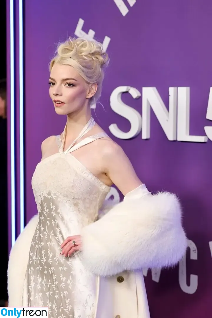Anya Taylor-Joy голая photo #3218 (Anya Taylor Joy / anyataylorjoy)