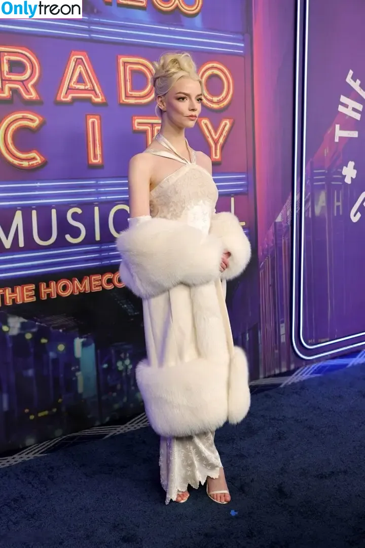 Anya Taylor-Joy голая photo #3219 (Anya Taylor Joy / anyataylorjoy)