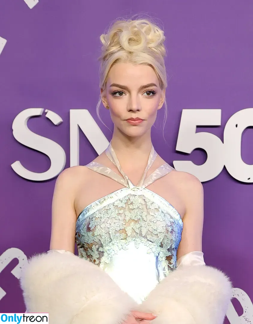 Anya Taylor-Joy nude photo #3231 (Anya Taylor Joy / anyataylorjoy)