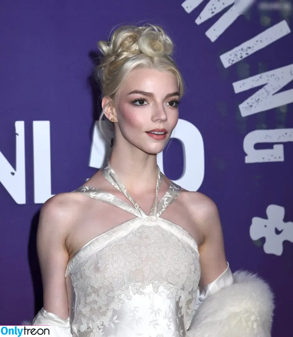 Anya Taylor-Joy nude photo #3237 (Anya Taylor Joy / anyataylorjoy)