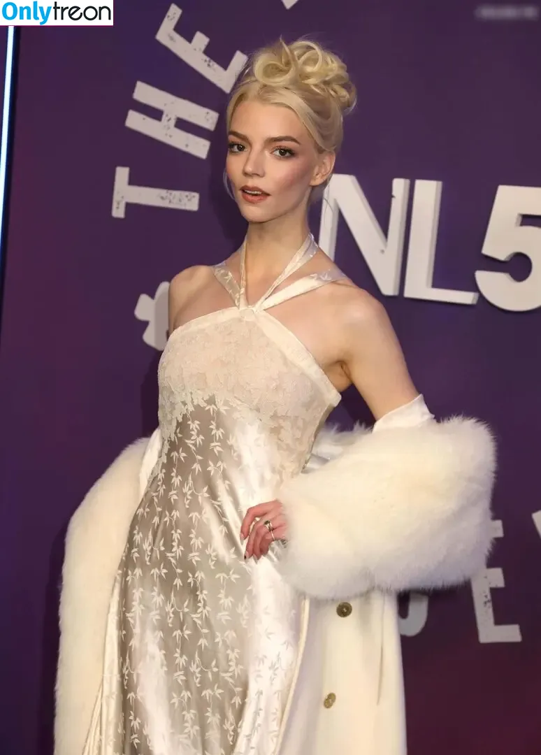 Anya Taylor-Joy nude photo #3240 (Anya Taylor Joy / anyataylorjoy)