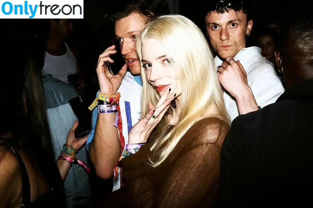 Anya Taylor-Joy голая photo #3392 (Anya Taylor Joy / anyataylorjoy)