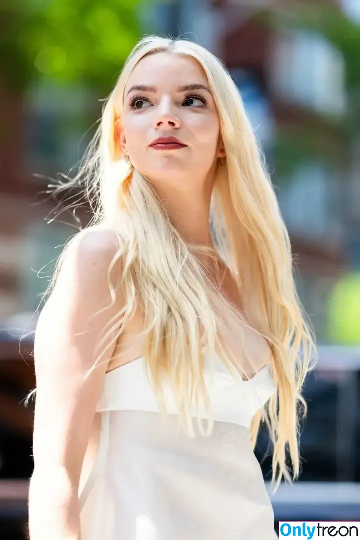Anya Taylor-Joy nude photo #3393 (Anya Taylor Joy / anyataylorjoy)
