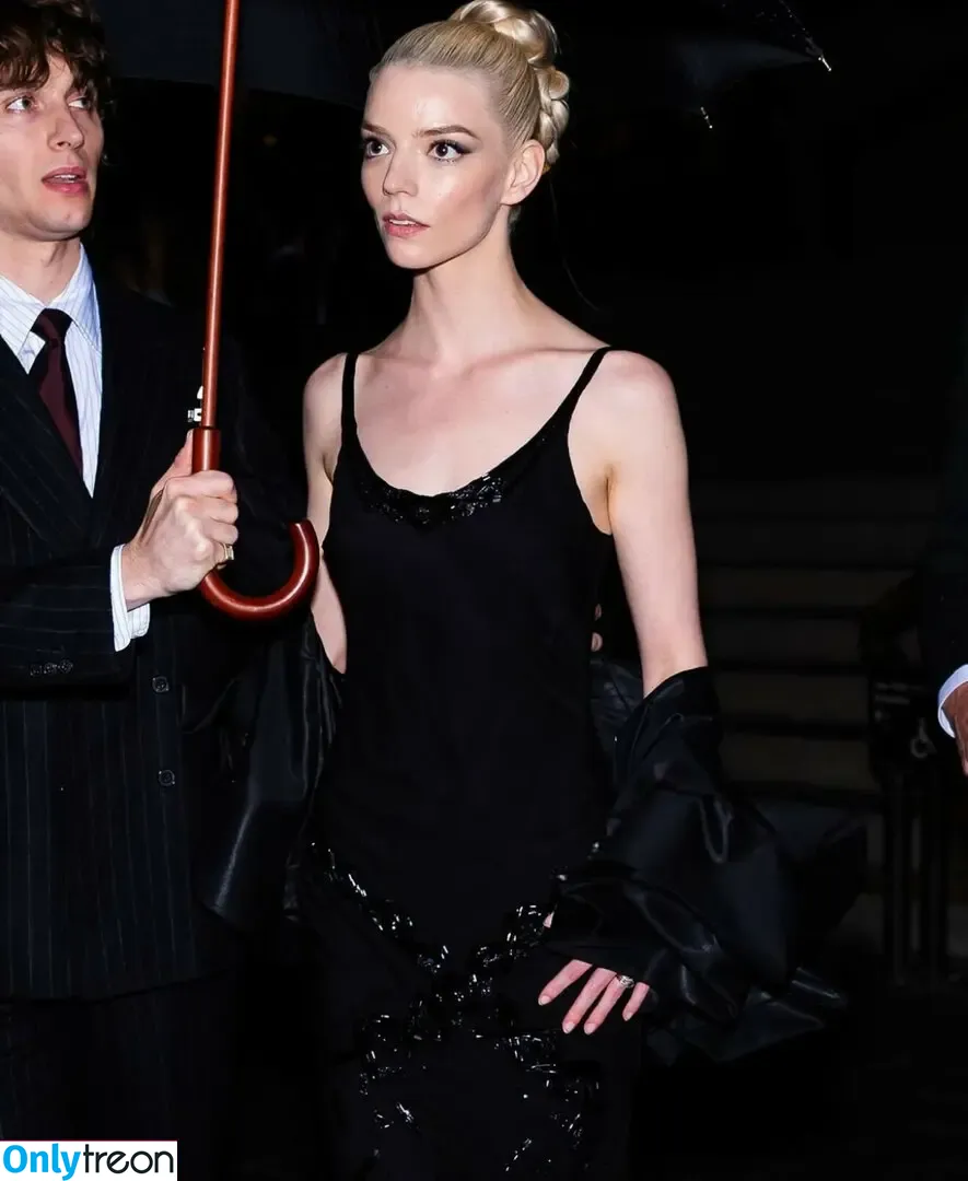 Anya Taylor-Joy голая photo #3406 (Anya Taylor Joy / anyataylorjoy)