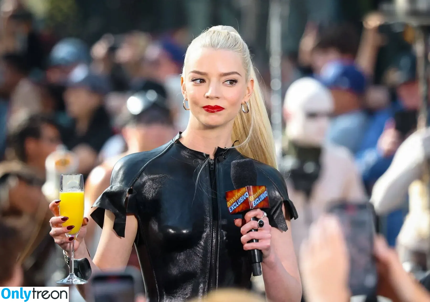 Anya Taylor-Joy голая photo #3414 (Anya Taylor Joy / anyataylorjoy)