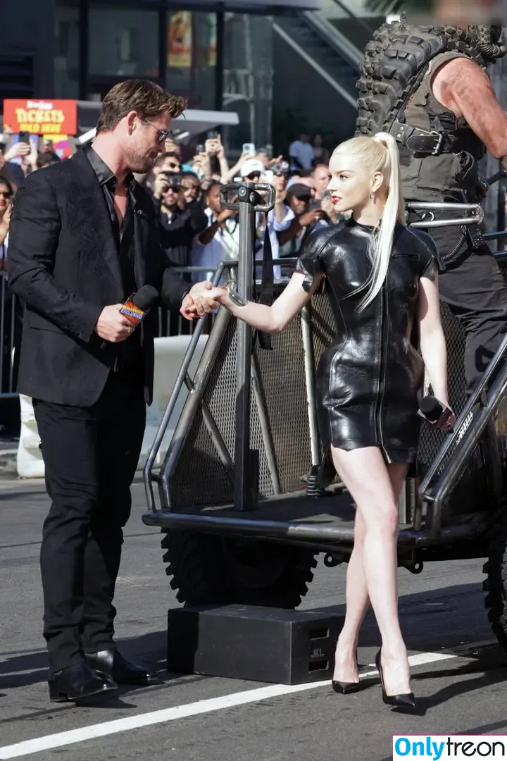 Anya Taylor-Joy голая photo #3422 (Anya Taylor Joy / anyataylorjoy)