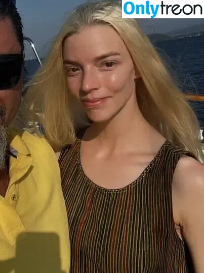 Anya Taylor-Joy голая photo #3439 (anyataylorjoy / owlicats)