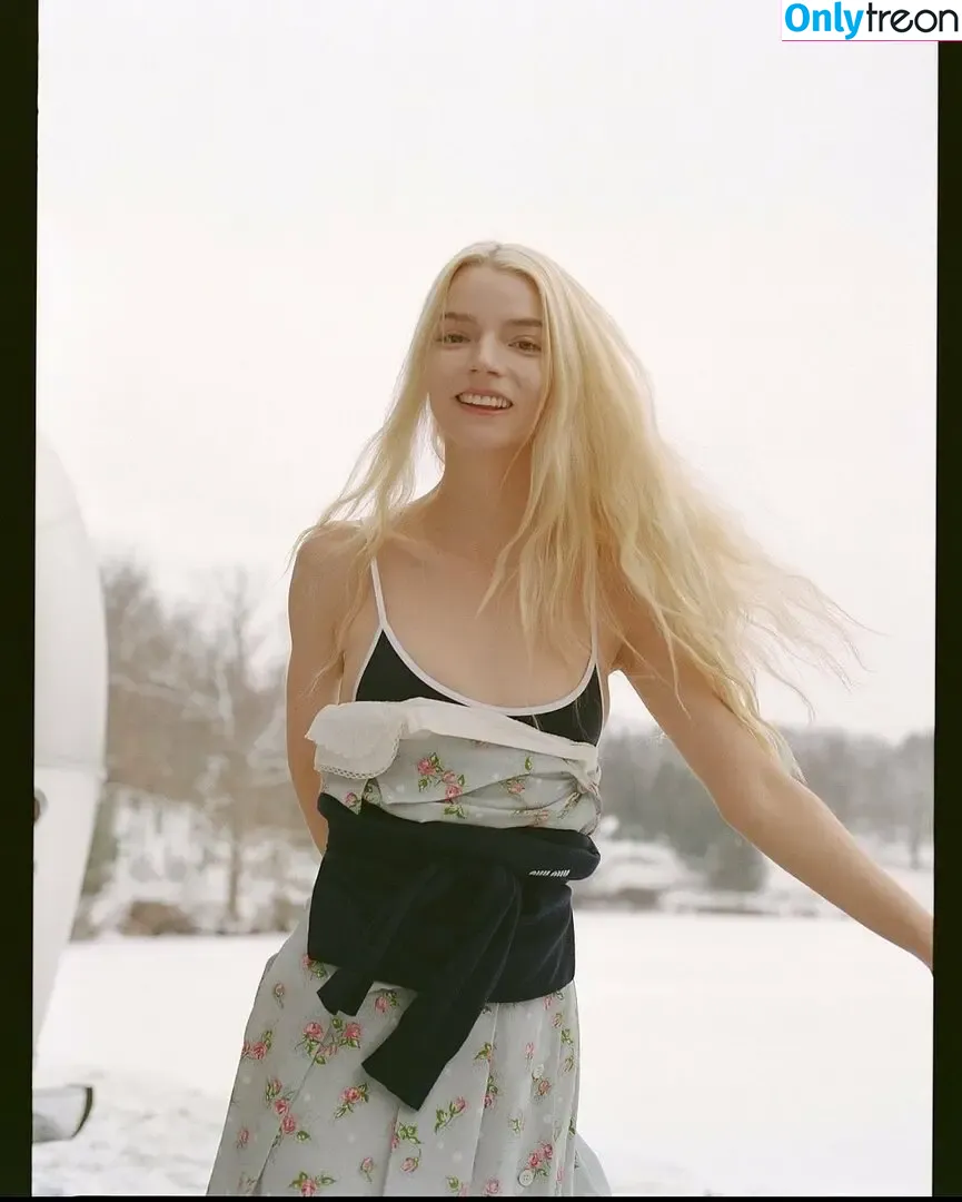 Anya Taylor-Joy голая photo #3443 (anyataylorjoy / owlicats)