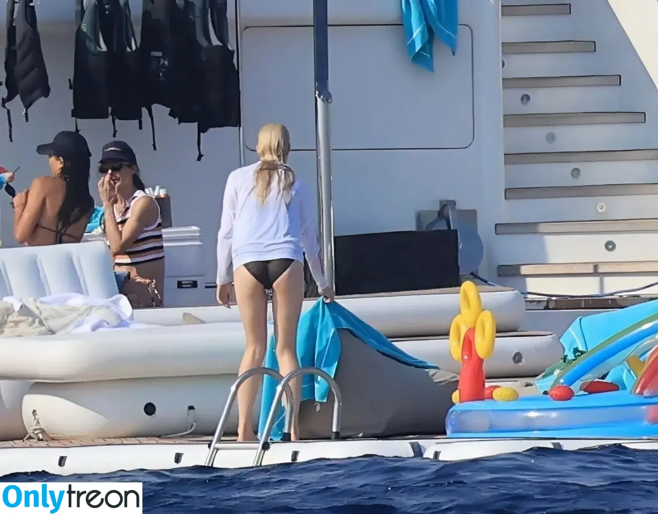 Anya Taylor-Joy голая photo #3452 (anyataylorjoy / owlicats)