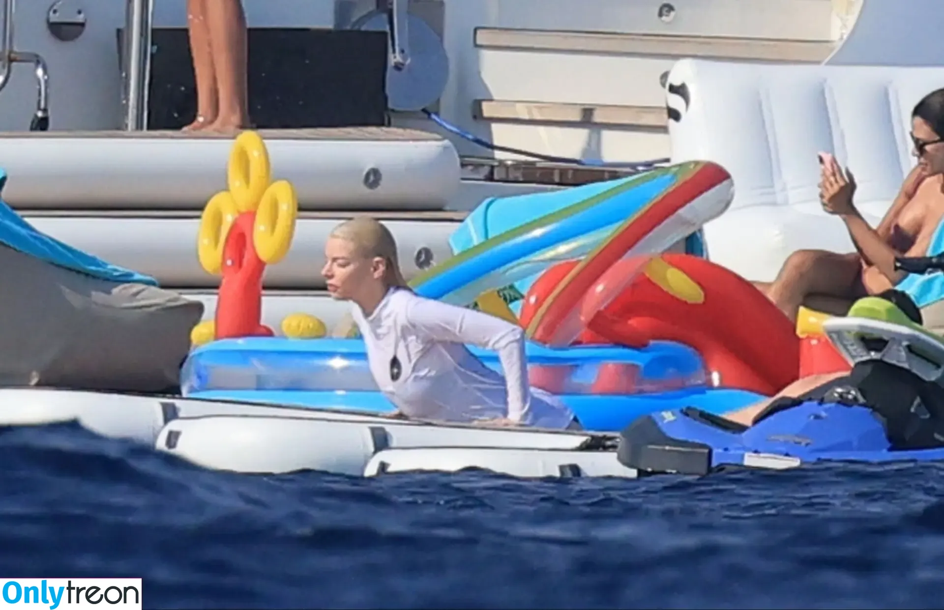 Anya Taylor-Joy голая photo #3455 (anyataylorjoy / owlicats)