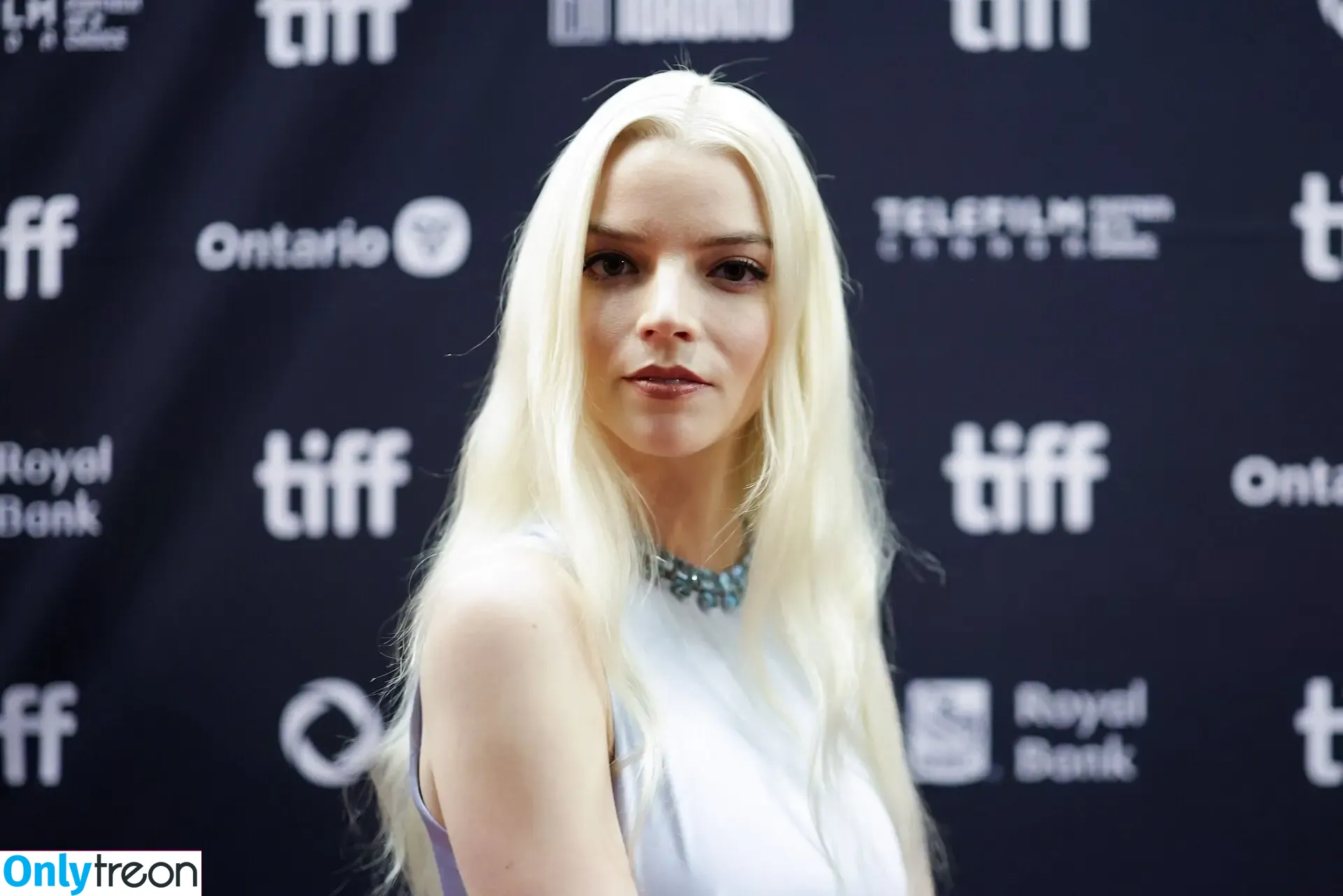 Anya Taylor-Joy голая photo #3464 (anyataylorjoy / owlicats)