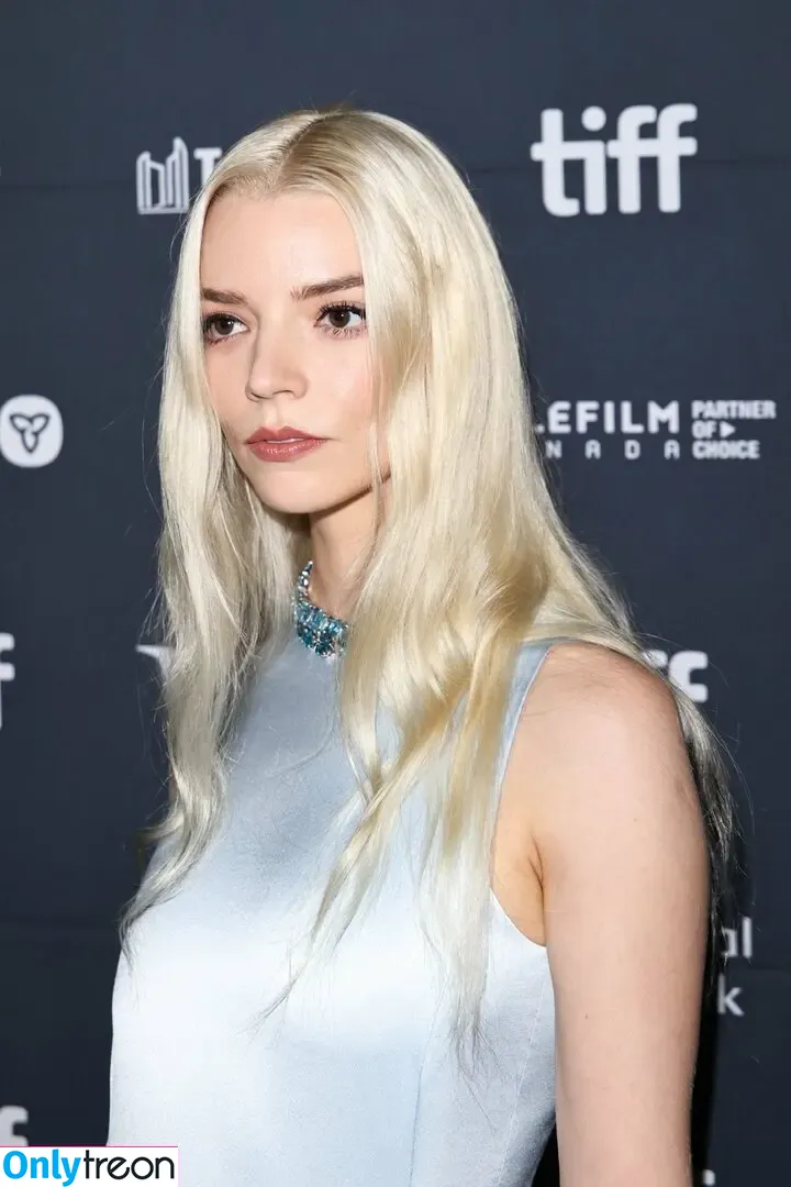 Anya Taylor-Joy голая photo #3496 (anyataylorjoy / owlicats)