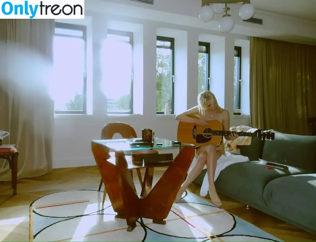 Anya Taylor-Joy голая photo #3502 (anyataylorjoy / owlicats)