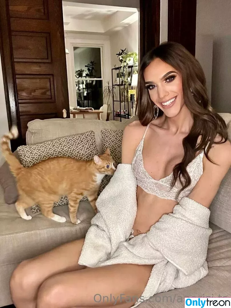 aparisi.ts nude photo #0059 (its_ari993)