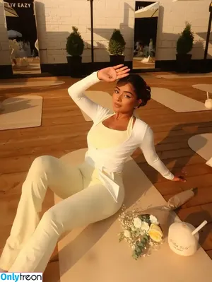Apeenaiyah nude photo #0007