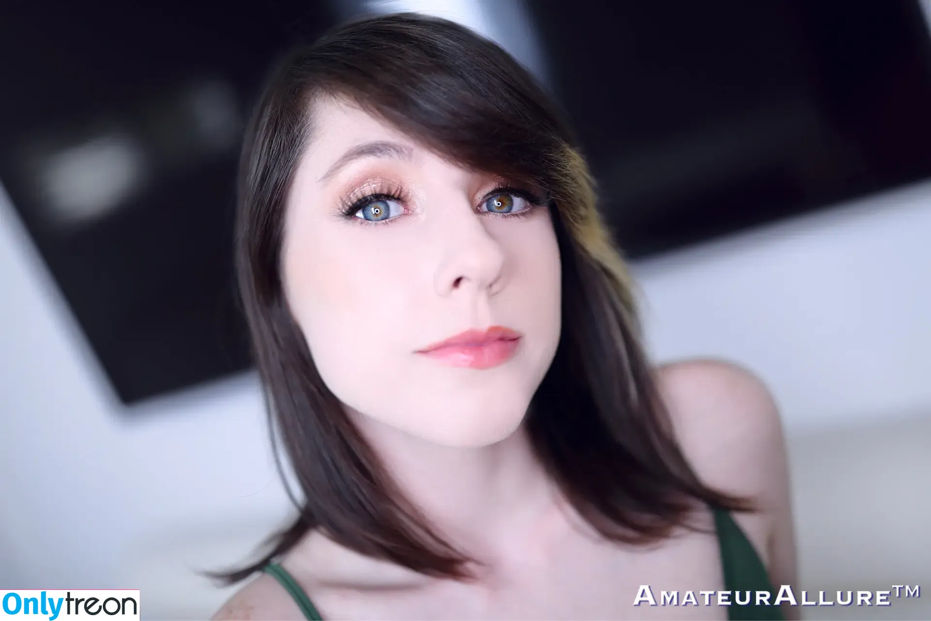 Aphiademieux nude photo #0009 (AphiaDeMieuxMFC / aphiadm)
