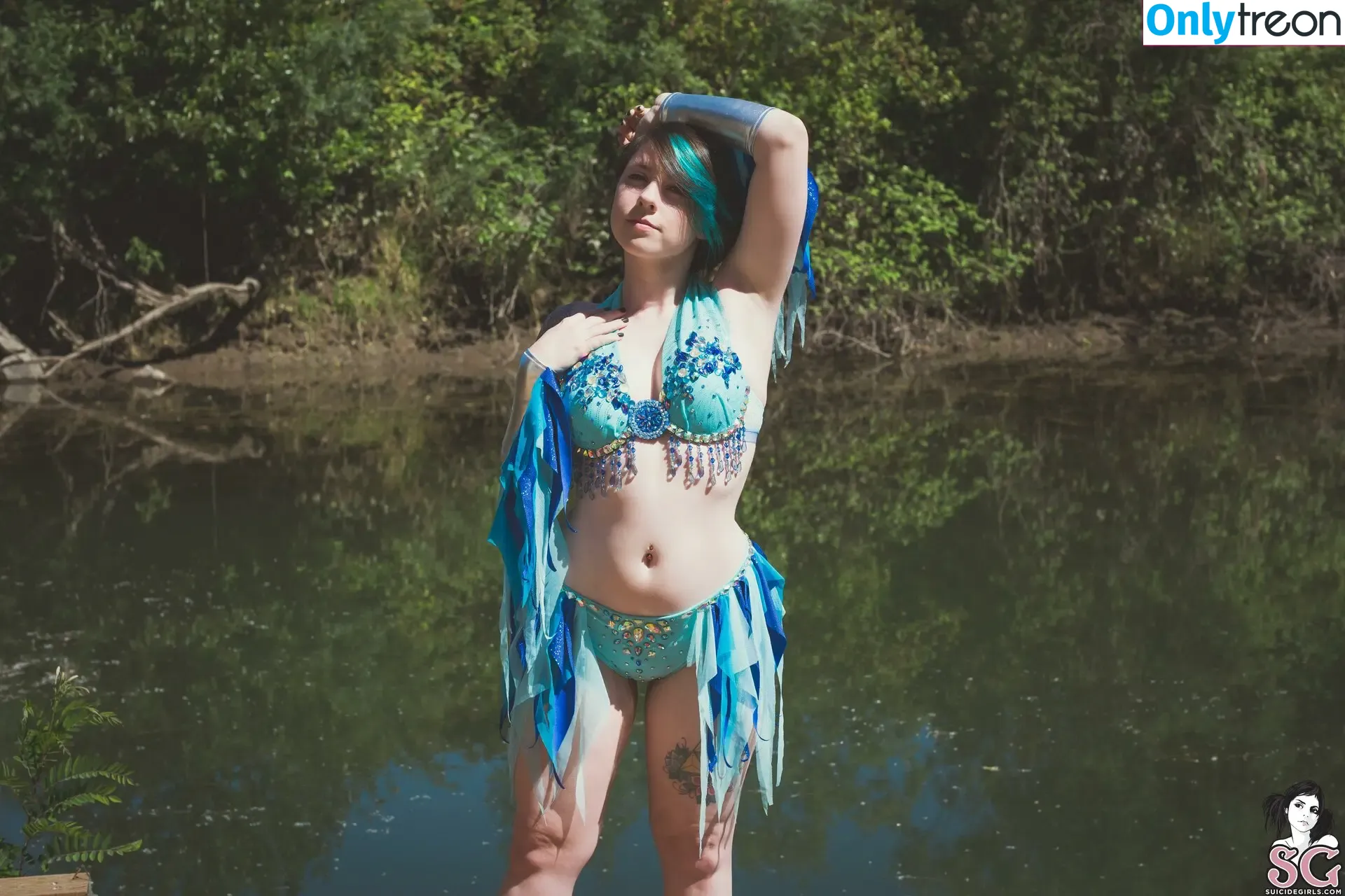 Aphiademieux nude photo #0015 (AphiaDeMieuxMFC / aphiadm)