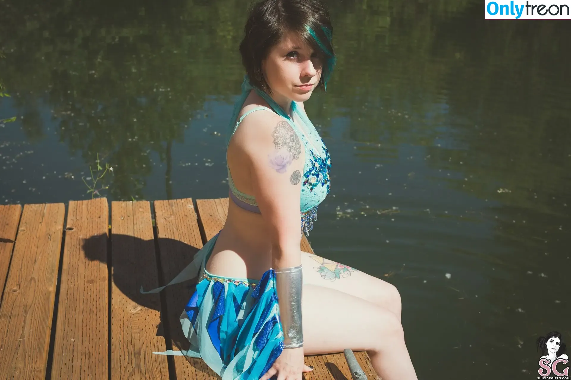 Aphiademieux nude photo #0026 (AphiaDeMieuxMFC / aphiadm)