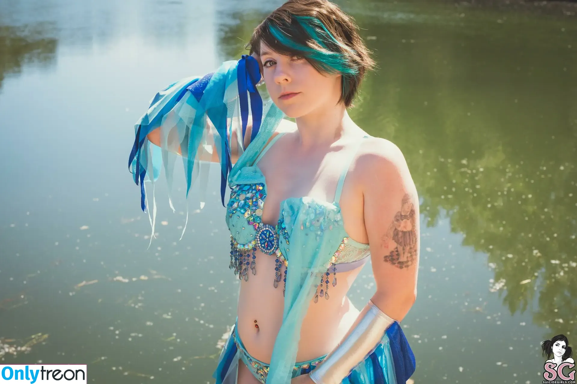 Aphiademieux nude photo #0032 (AphiaDeMieuxMFC / aphiadm)