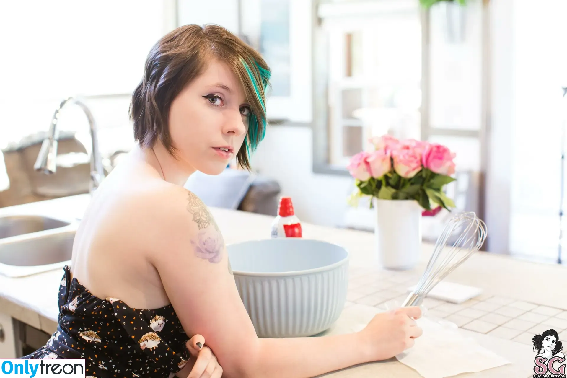 Aphiademieux nude photo #0117 (AphiaDeMieuxMFC / aphiadm)