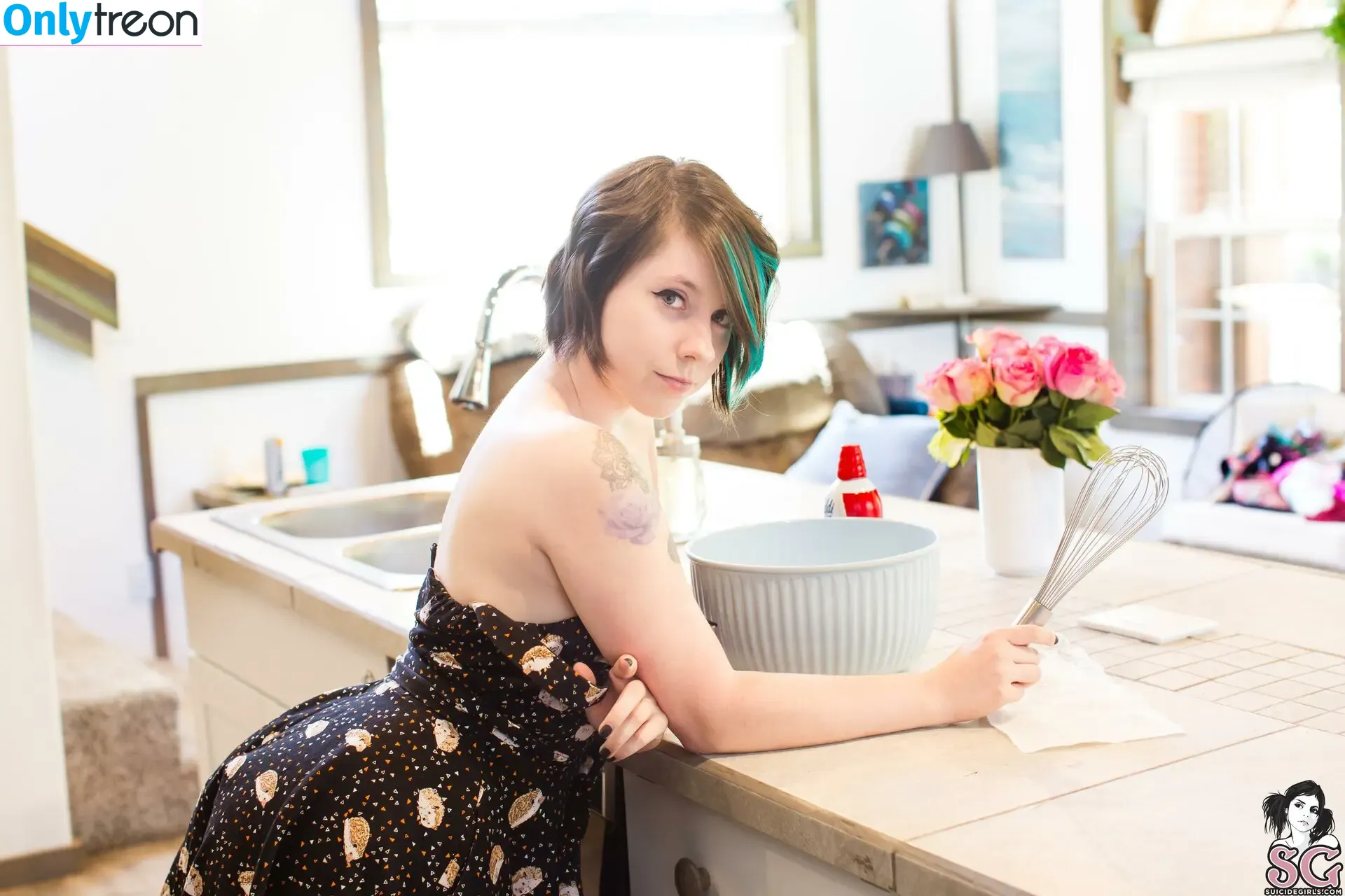 Aphiademieux nude photo #0123 (AphiaDeMieuxMFC / aphiadm)