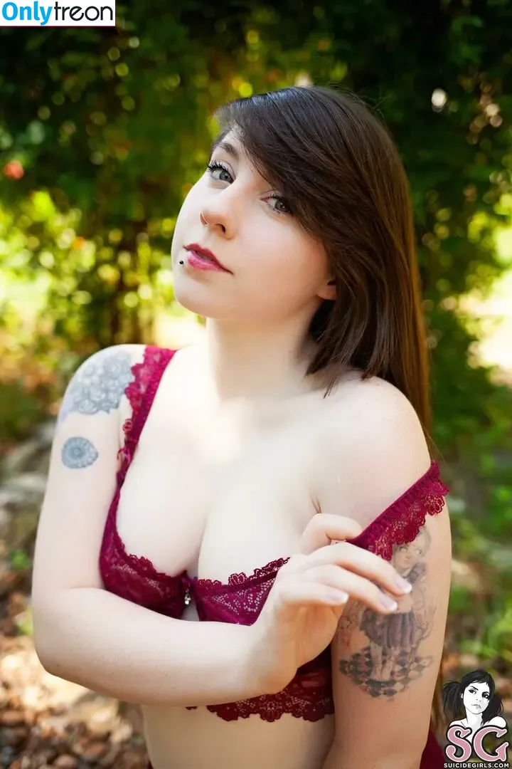 Aphiademieux nude photo #0168 (AphiaDeMieuxMFC / aphiadm)