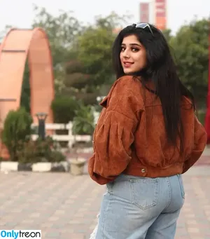 Apoorva Bhalla / apoorva_bhalla / apoorvabhalla nude photo #0037