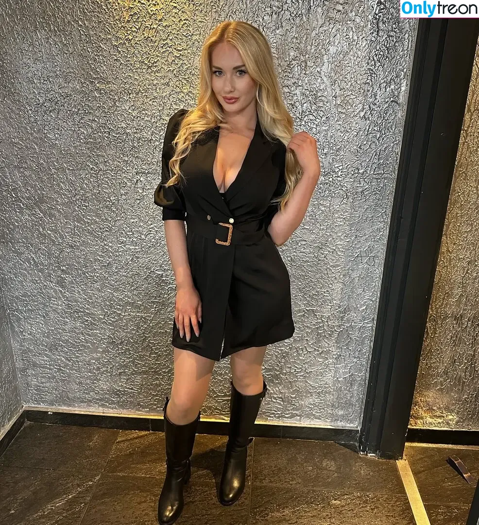 April Mae Xox голая photo #0078 (April Mae Xox)