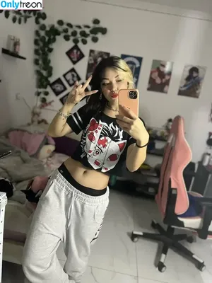 apuddii / Monique Gama nude photo #0004