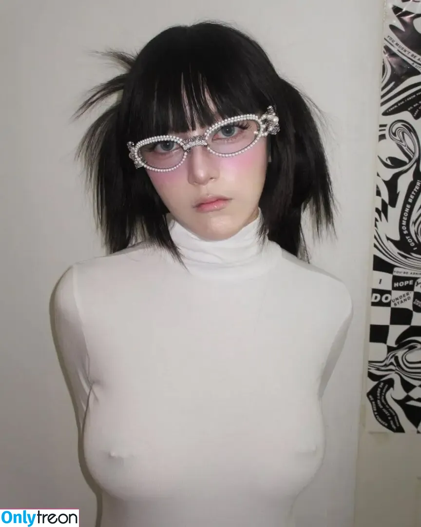 Aradaeyeee nude photo #0026 (Aradaeyeee)