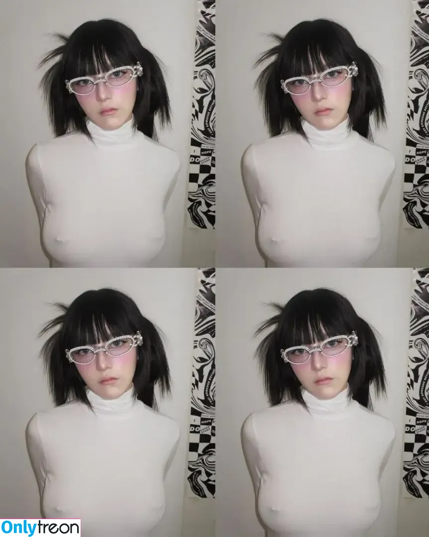 Aradaeyeee голая photo #0030 (Aradaeyeee)
