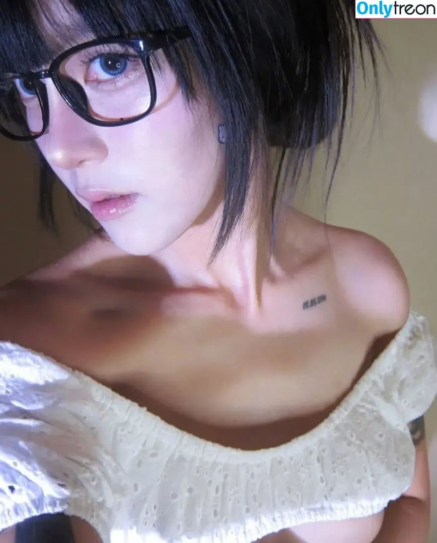 Aradaeyeee голая photo #0033 (Aradaeyeee)