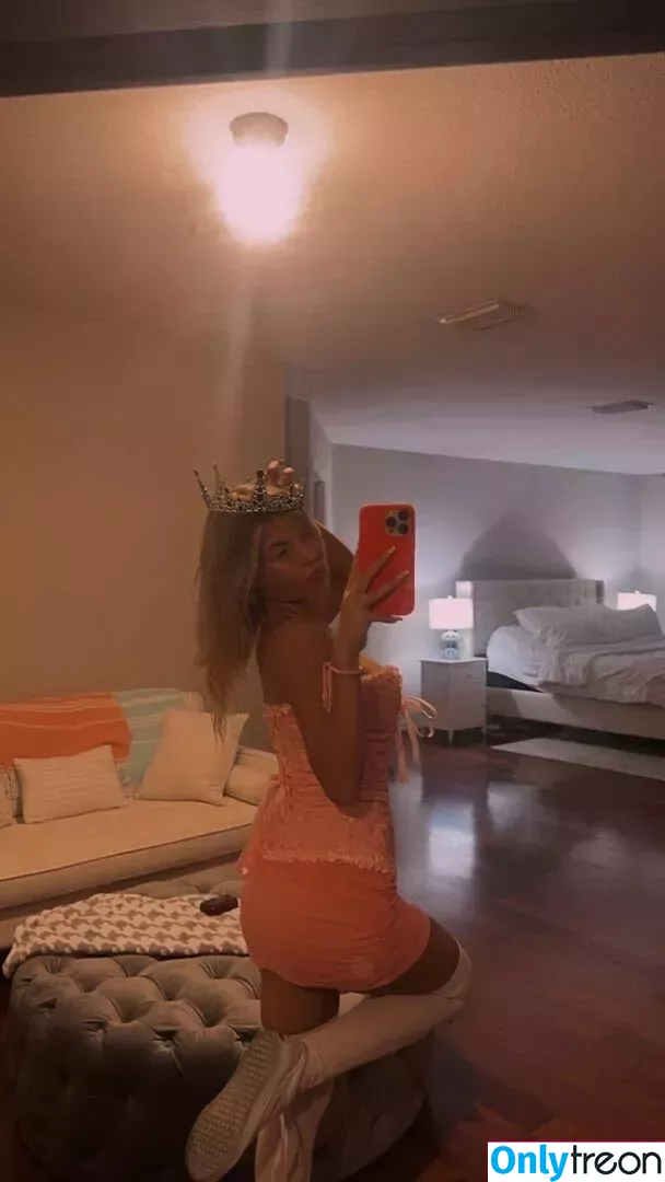 ari_booooooooooo nude photo #0062 (Arianaawhite / ari_lovexo)