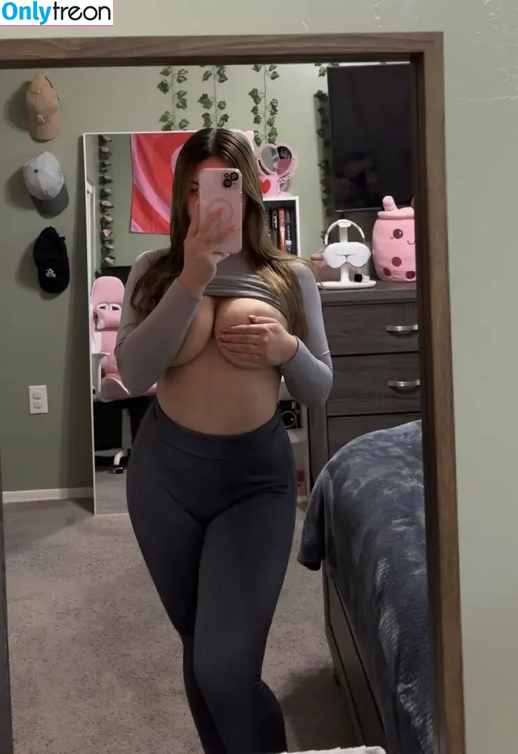 Ari Cota nude photo #0003 (Onlycotaari / bvnnycotaari)