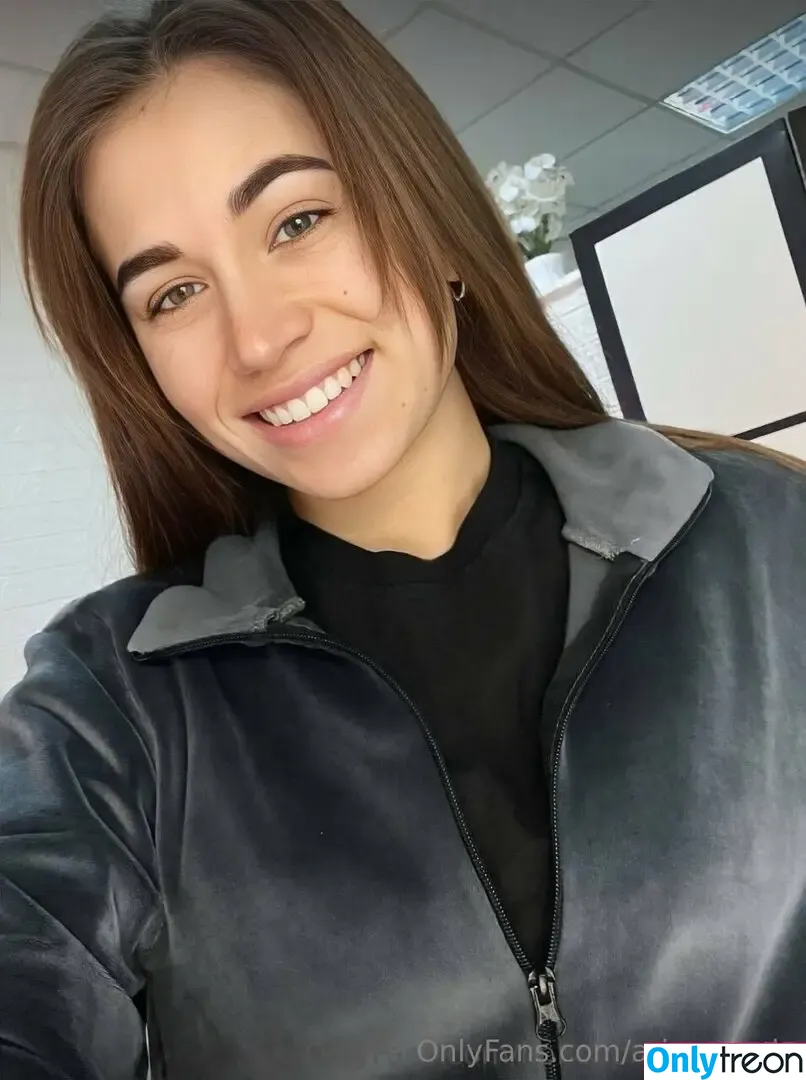 aria_morris голая photo #0013 (rottenweileraria)