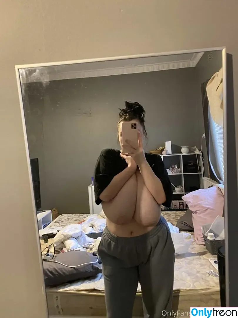 Ariana Faith nude photo #0018 (ari.goop / arifaith)