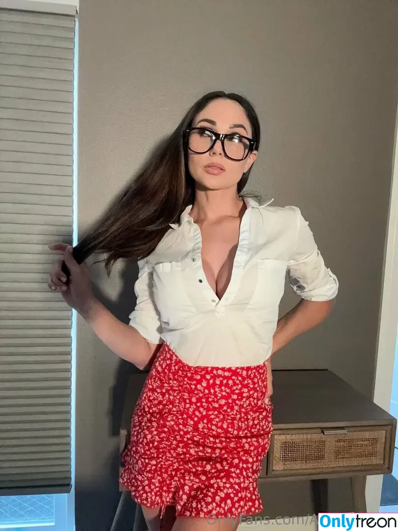 arianamarie nude photo #0797 (msarianamarie)