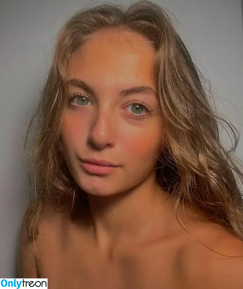 Arianna голая photo #0003 (ariorazi / bettercallwolfy)