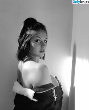 Aridiazs nude photo #0005