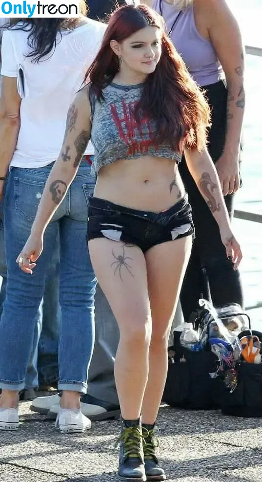 Ariel Winter nude photo #1686 (arielwinter)