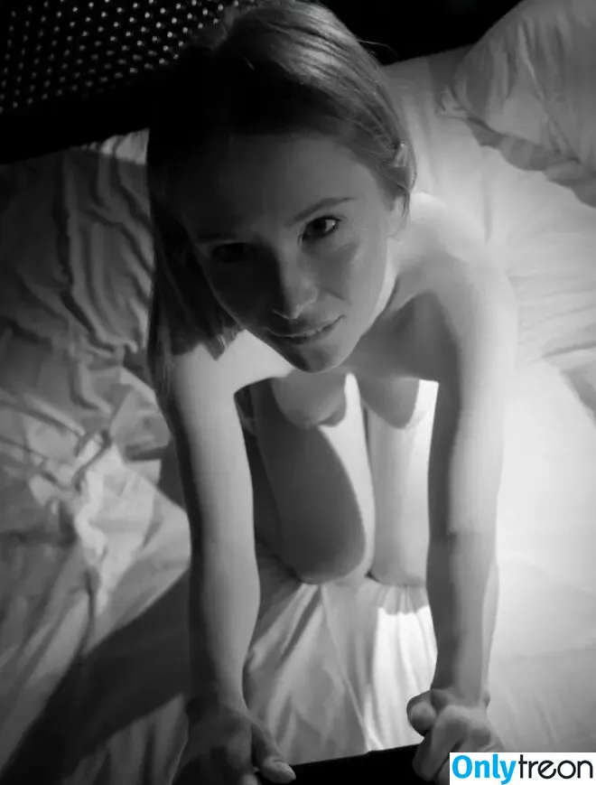 arielka nude photo #0020 (red_arielka)