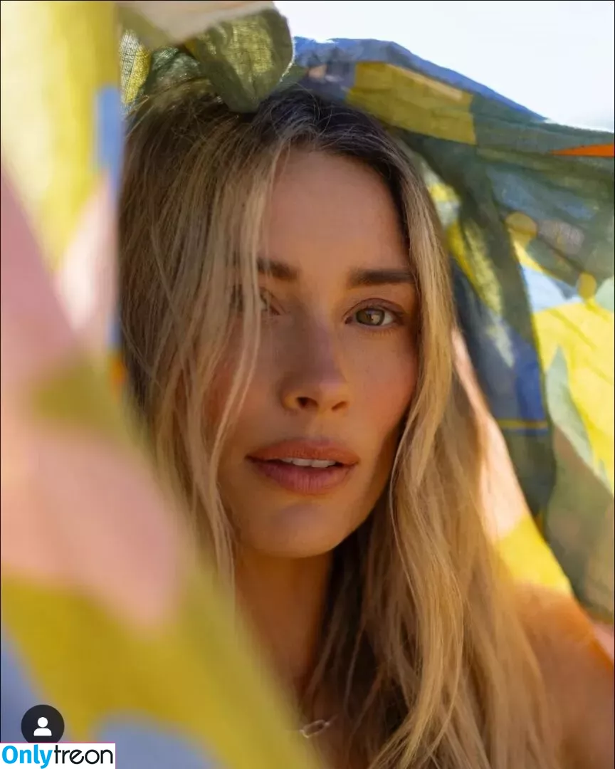Arielle Vandenberg nude photo #0035 (Arielle Vandenberg)