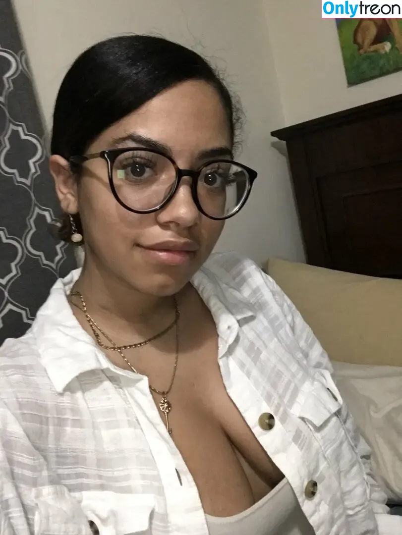 arietalia nude photo #0031 (arieetalia)